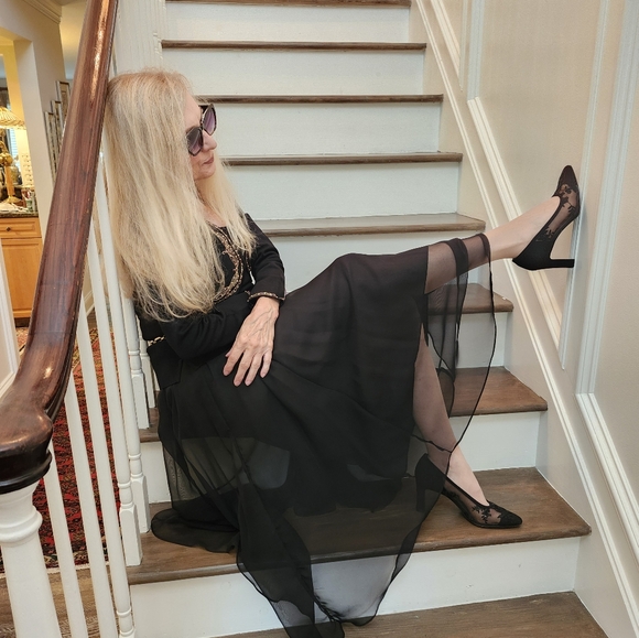 Vintage Silk Skirt (Medium) and Grace Dane Lewis Knit Top Small, $68 - Picture 5 of 16